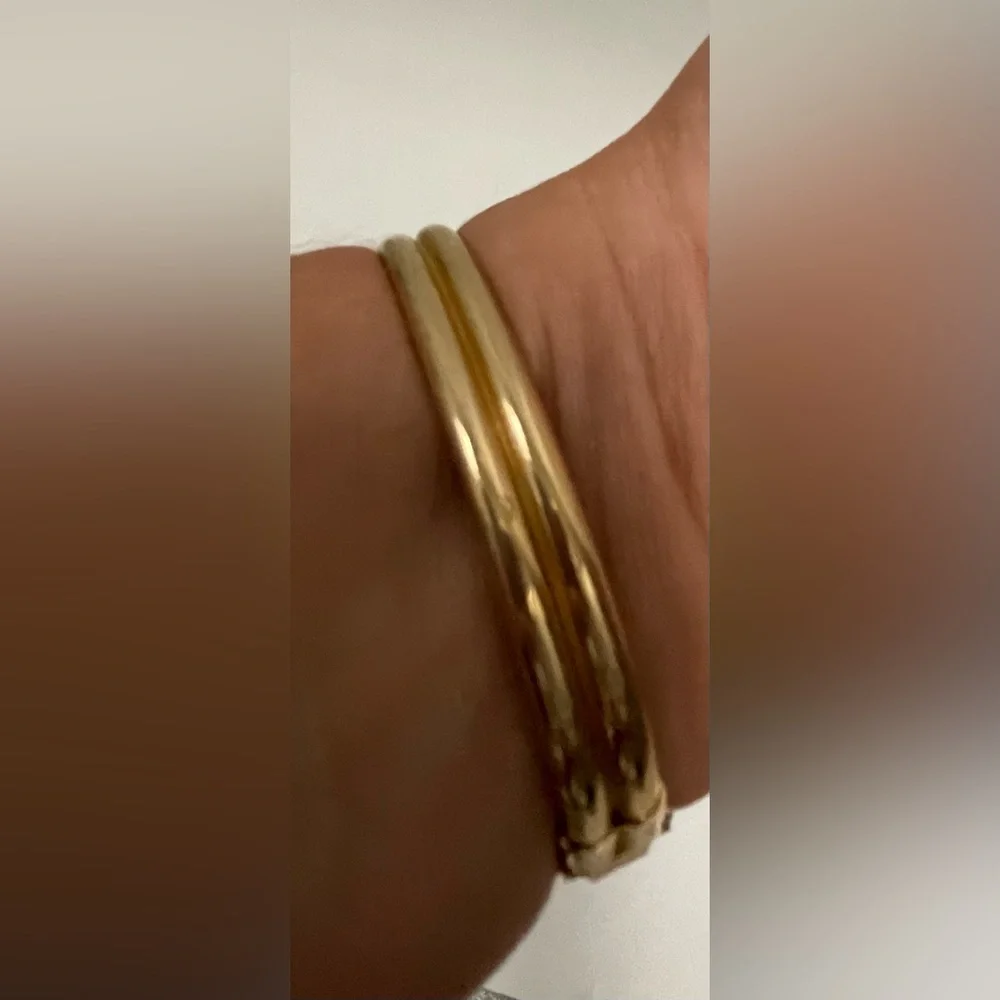 Vintage Leaves and Simulated Pearls Goldtone Clamper Bracelet.
